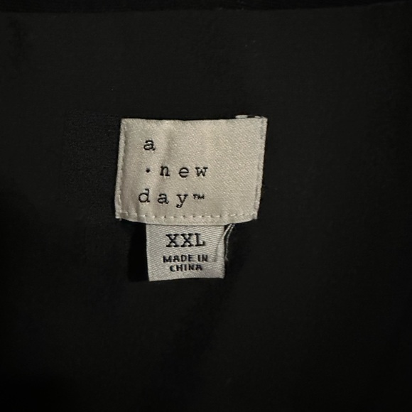 Black Vest - Picture 2 of 6